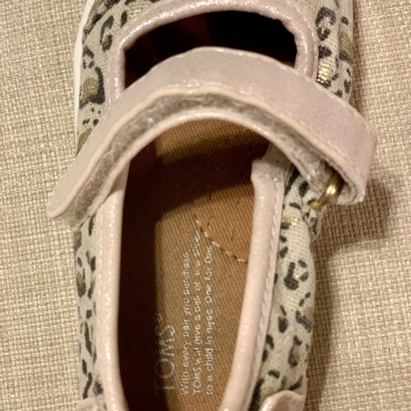 🌺 2 Pairs of Toms Maryjanes 🌸 Toddler Sz 5 - Picture 5 of 7